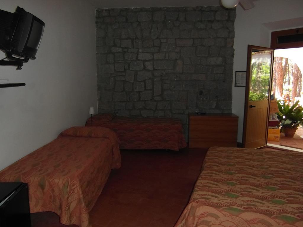 Hotel Villa Nettuno Marina di Campo Ruang foto